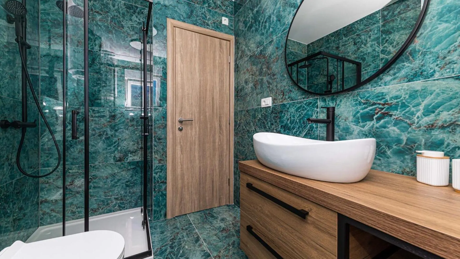 Elegant Kastel Novi Apartment With Sea View Balcony Kaštela
