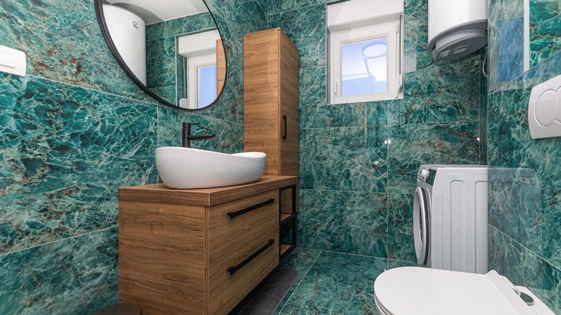 Elegant Kastel Novi Apartment With Sea View Balcony Kaštela